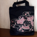 帯で作ったトートバッグ（A4サイズ対応）　刺繍柄（濃紺地にピンク） 