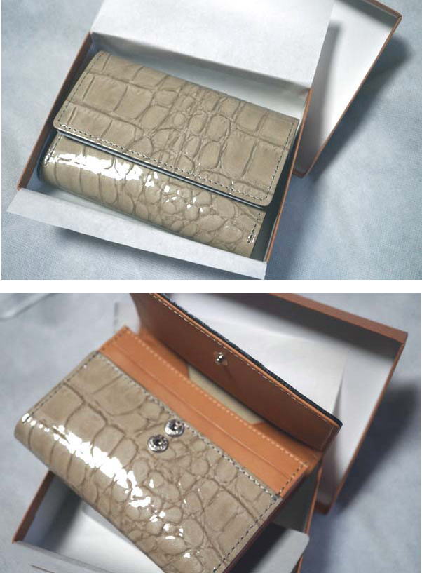 クロコダイル】クロコ型押しレザーのお財布とクロコダイルのアンティク 