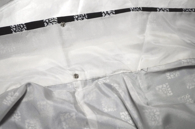 【小紋】洗える着物・市松模様・白／黒・裄65cm | キモノ－着るなら